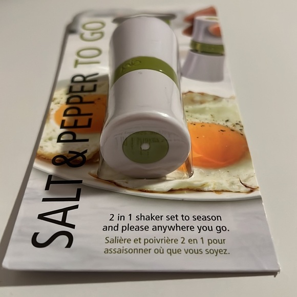 Cute.. Mini joie SALT & PEPPER TO GO!! - Picture 7 of 12